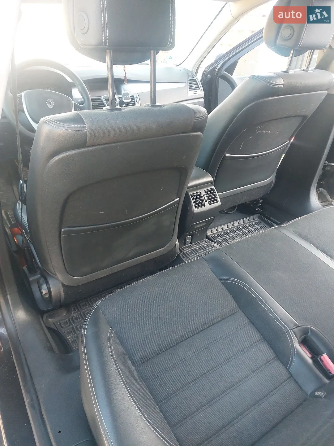 2010 Renault Laguna - мініатюра 31
