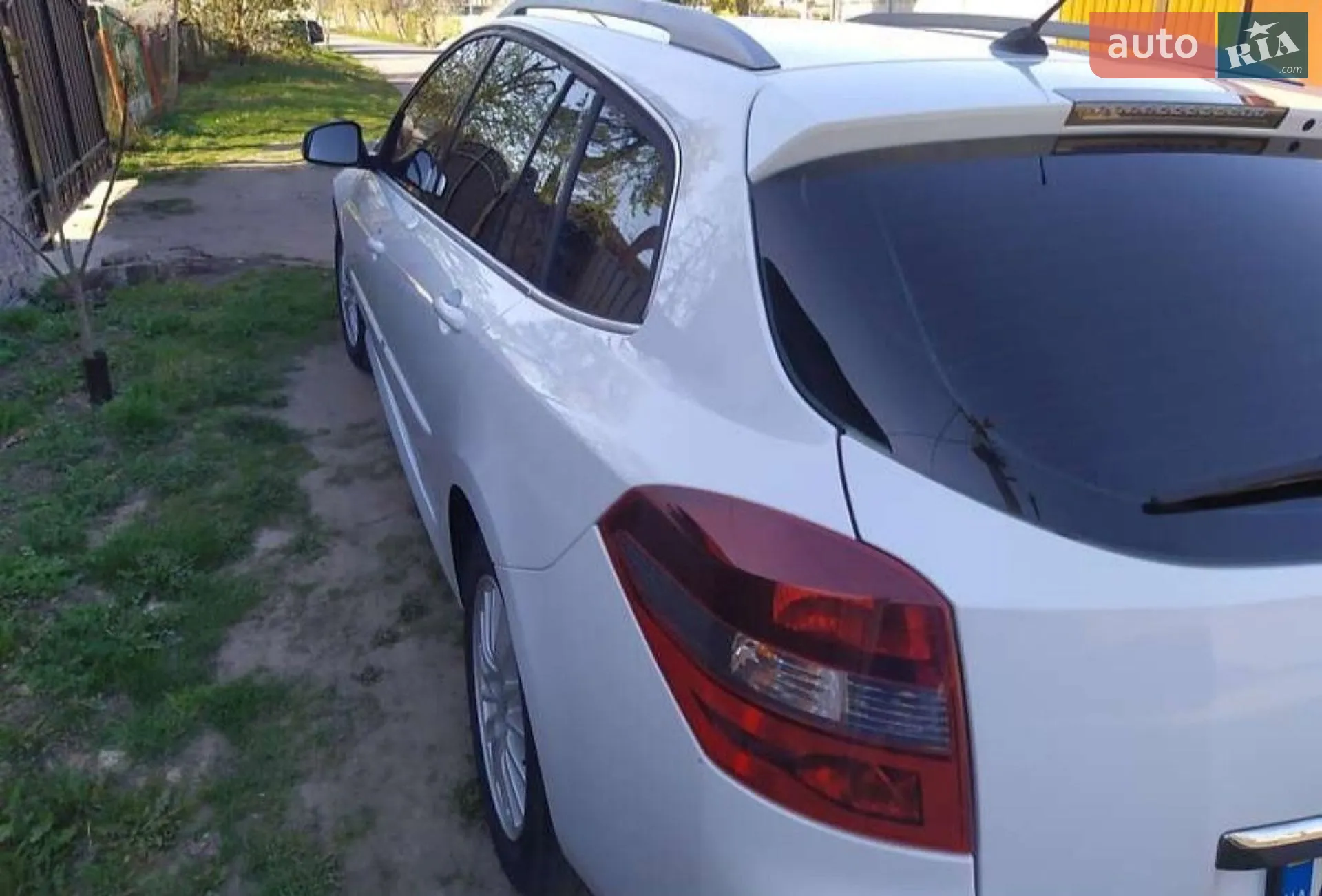 2011 Renault Laguna - мініатюра 3