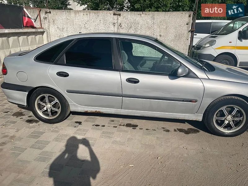 Renault Laguna 2001 VIN VF1B5640E23714734 фото оголошення 3 з 44