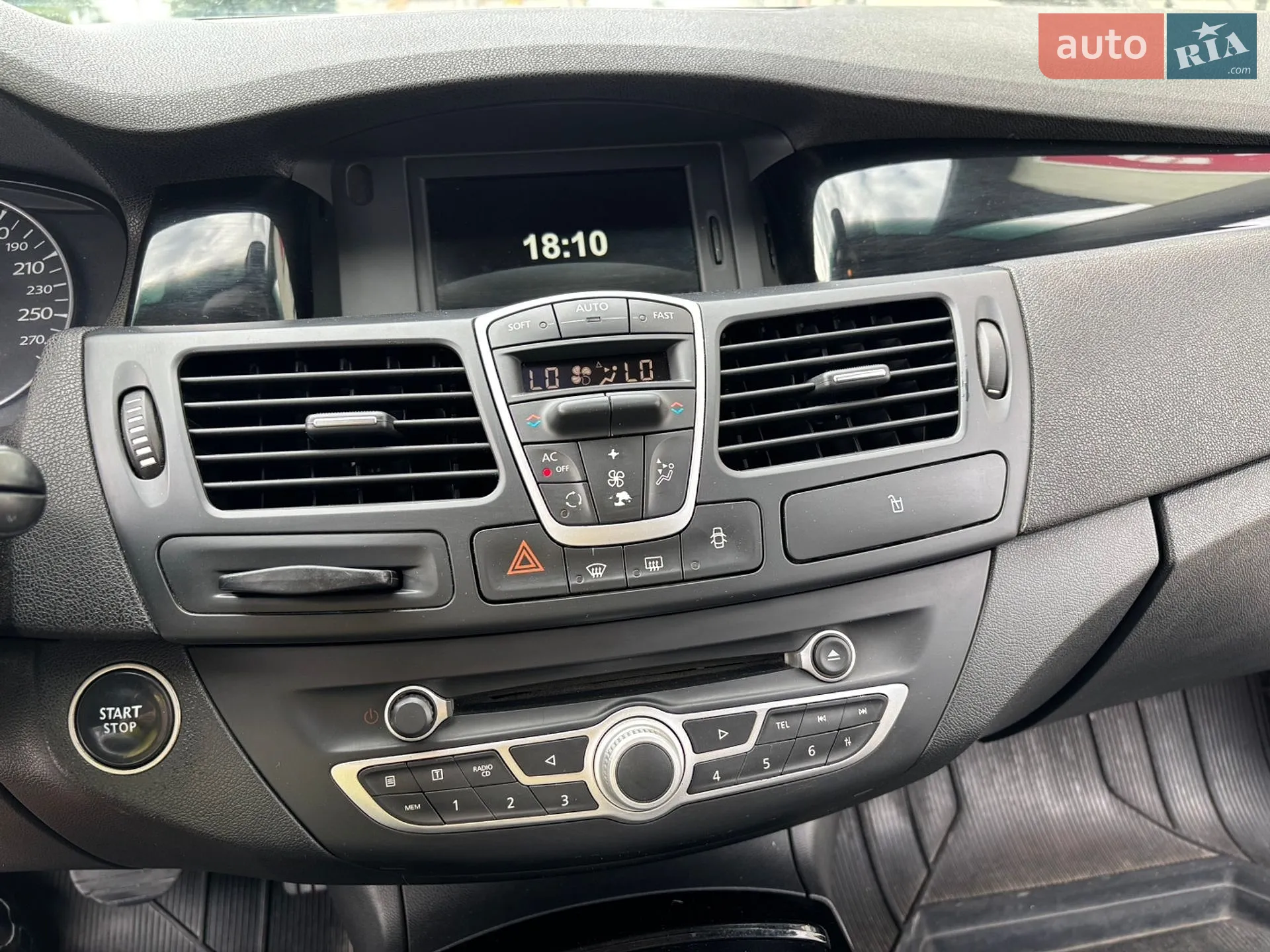 2011 Renault Laguna - мініатюра 12