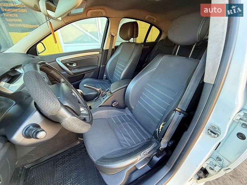 Лифтбек Renault Laguna 2012 в Львове