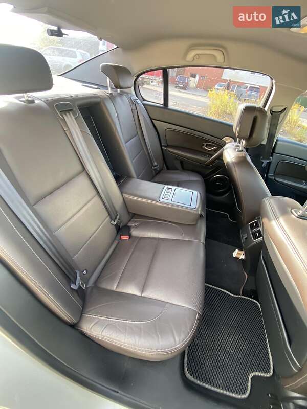 Седан Renault Latitude 2015 в Житомире