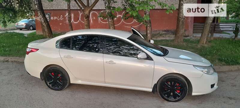 Седан Renault Latitude 2012 в Богородчанах