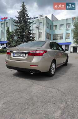 Седан Renault Latitude 2012 в 