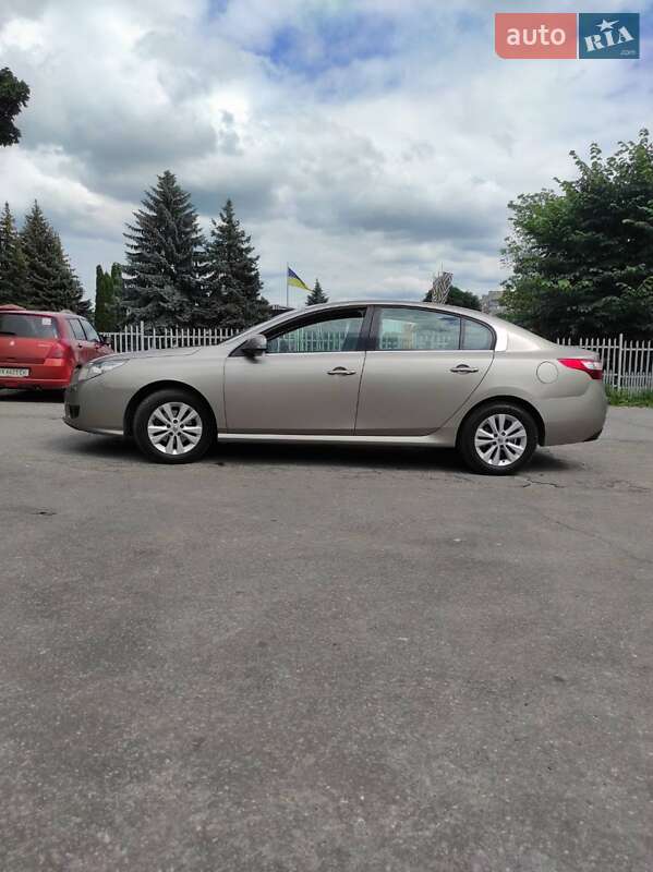 Седан Renault Latitude 2012 в Хмельницком