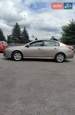 Седан Renault Latitude 2012 в 