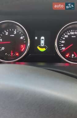 Седан Renault Latitude 2012 в 