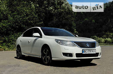 Седан Renault Latitude 2011 в Сколе