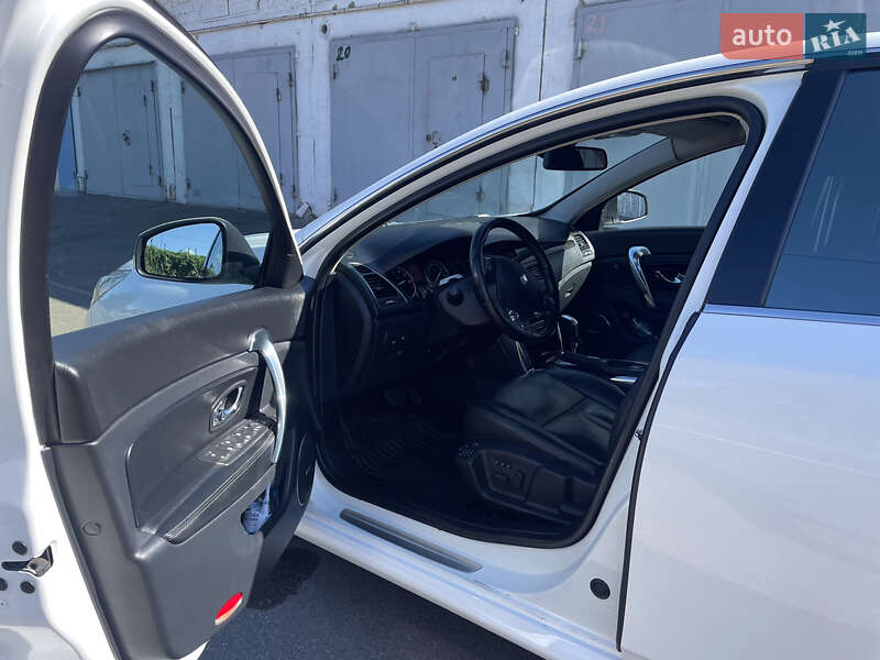 Седан Renault Latitude 2013 в Києві