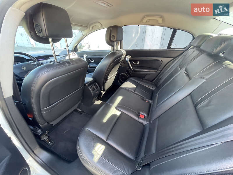 Седан Renault Latitude 2013 в Києві