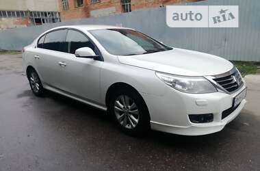 Седан Renault Latitude 2011 в Сумах