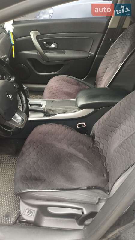 Седан Renault Latitude 2011 в Киеве