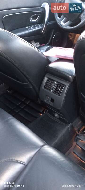 Седан Renault Latitude 2010 в Вишневом