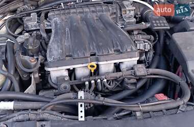 Седан Renault Latitude 2010 в 