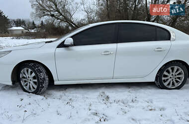 Седан Renault Latitude 2011 в 