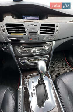 Седан Renault Latitude 2011 в 