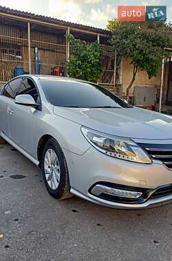 Седан Renault Latitude 2015 в 