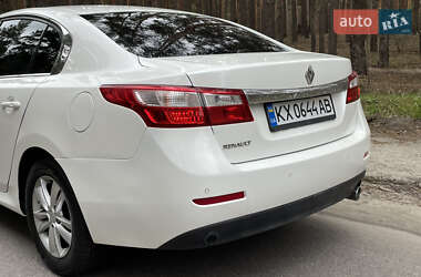 Седан Renault Latitude 2011 в 