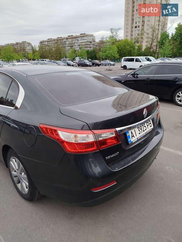 Седан Renault Latitude 2012 в Киеве