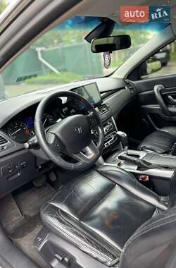 Седан Renault Latitude 2010 в 