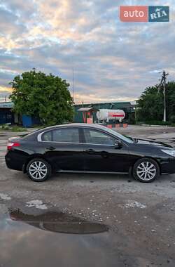 Седан Renault Latitude 2012 в 