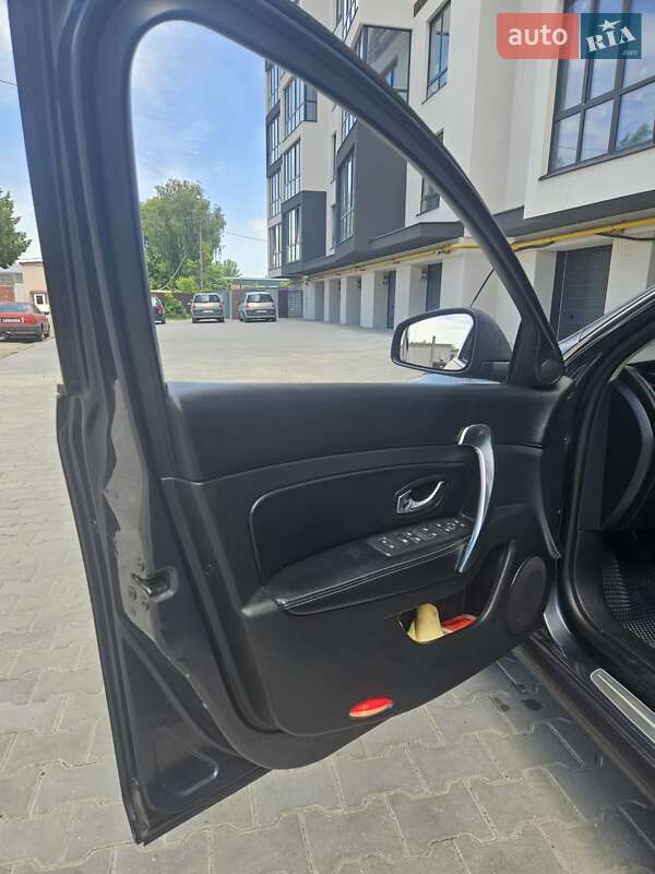 Седан Renault Latitude 2011 в Хмельницком