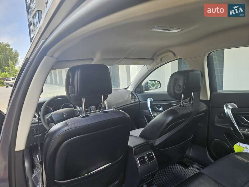 Седан Renault Latitude 2011 в Хмельницком