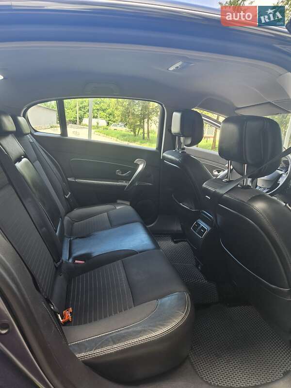 Седан Renault Latitude 2011 в Хмельницком