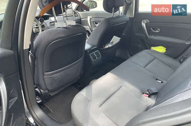 Седан Renault Latitude 2012 в 