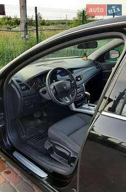 Седан Renault Latitude 2011 в 