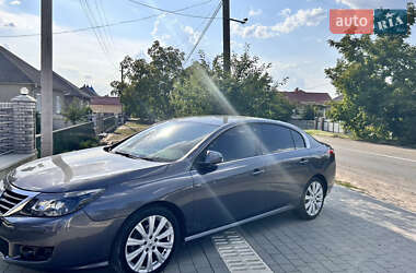 Седан Renault Latitude 2011 в 