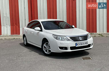 Седан Renault Latitude 2011 в 