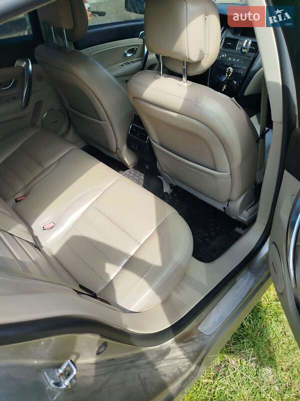 Седан Renault Latitude 2011 в Львове