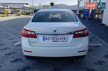 Седан Renault Latitude 2011 в 