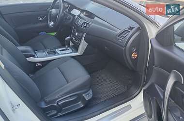 Седан Renault Latitude 2011 в 