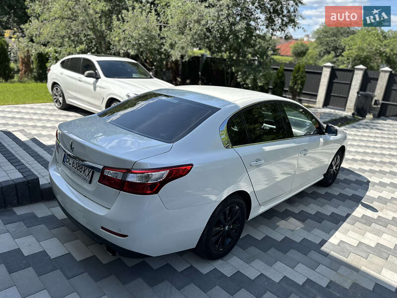Седан Renault Latitude 2011 в Львові