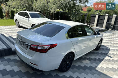Седан Renault Latitude 2011 в 
