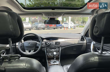 Седан Renault Latitude 2011 в 