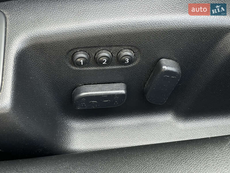 Седан Renault Latitude 2011 в Одессе