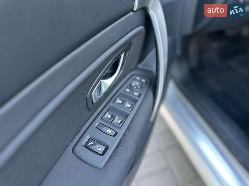 Седан Renault Latitude 2011 в Киеве