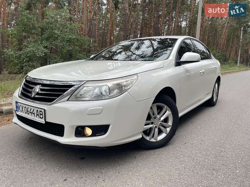 Renault Latitude 2011