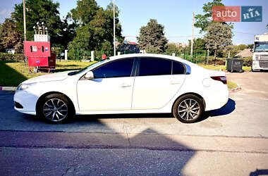 Седан Renault Latitude 2018 в 