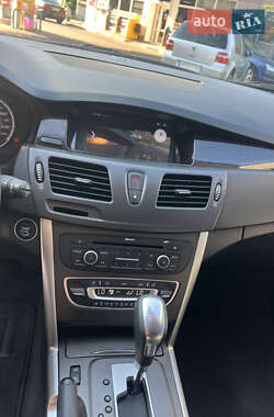 Седан Renault Latitude 2018 в 