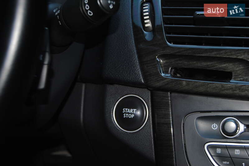 Седан Renault Latitude 2012 в Хмельницком