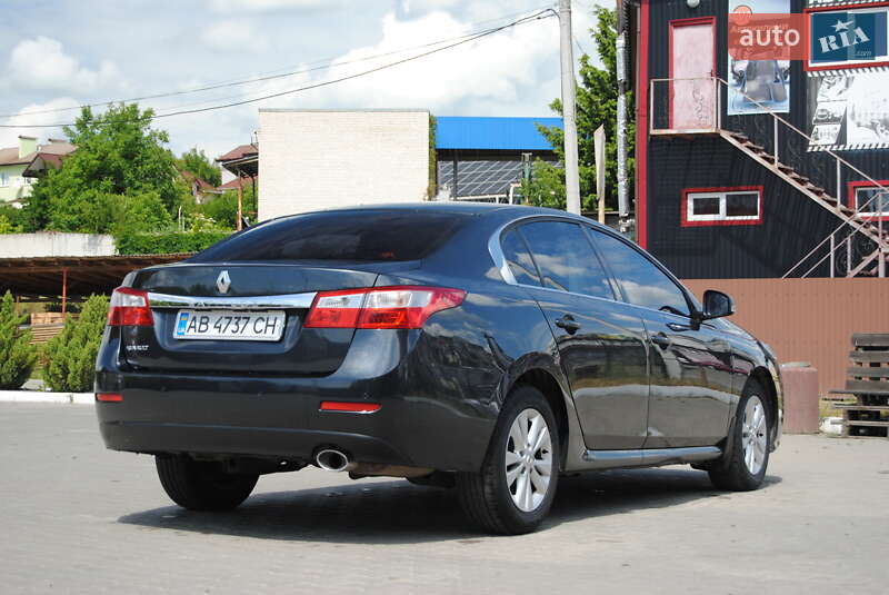 Седан Renault Latitude 2012 в Хмельницком