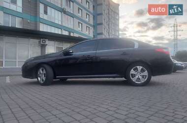 Седан Renault Latitude 2011 в 