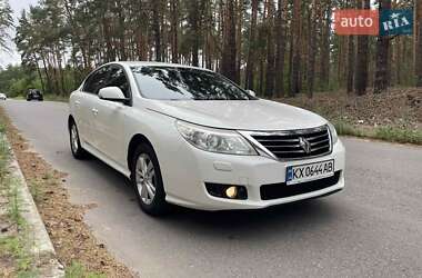 Седан Renault Latitude 2011 в 