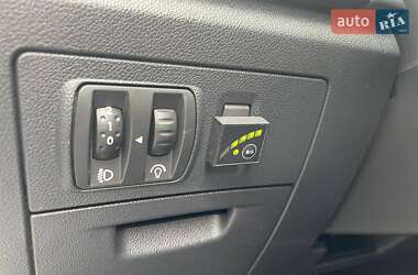 Седан Renault Latitude 2011 в 