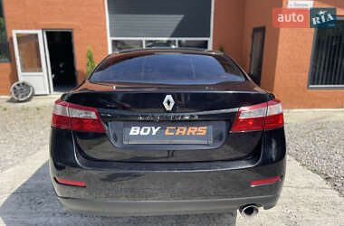 Седан Renault Latitude 2011 в 