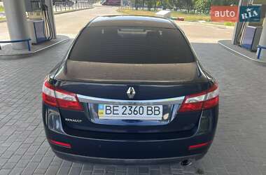 Седан Renault Latitude 2011 в 